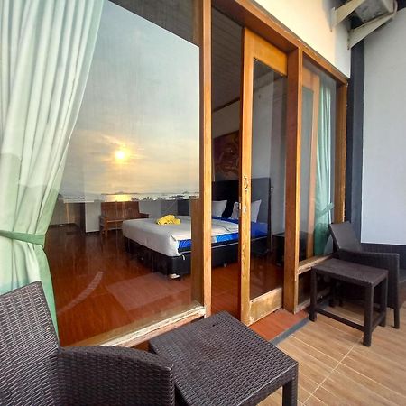 Dc Hotel & Hostel Labuan Bajo Dış mekan fotoğraf