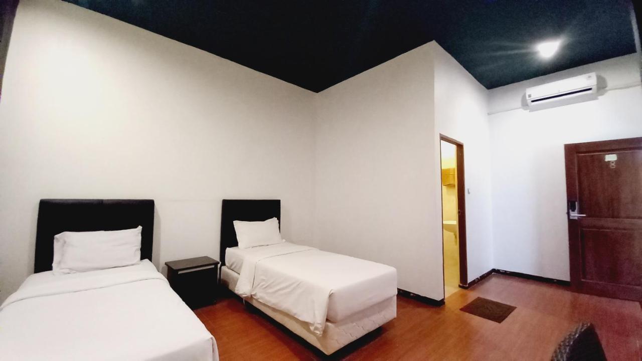 Dc Hotel & Hostel Labuan Bajo Dış mekan fotoğraf