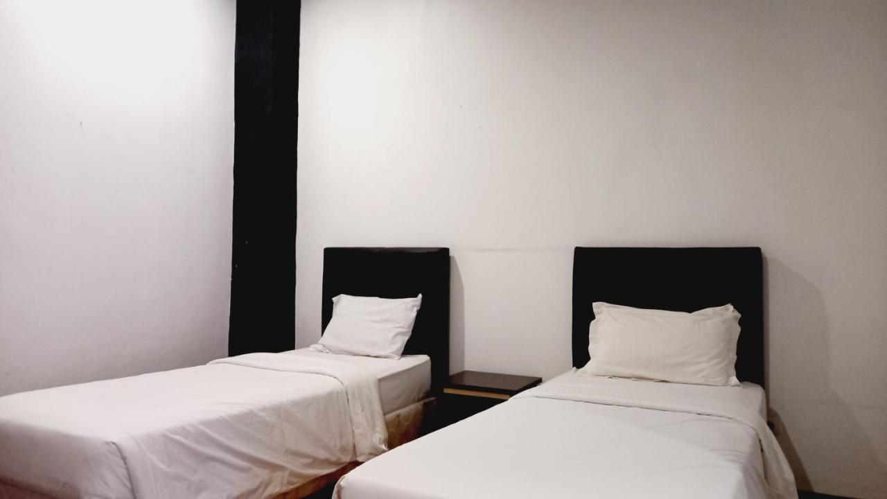 Dc Hotel & Hostel Labuan Bajo Dış mekan fotoğraf