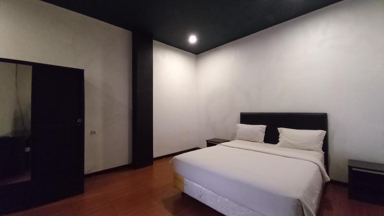 Dc Hotel & Hostel Labuan Bajo Dış mekan fotoğraf