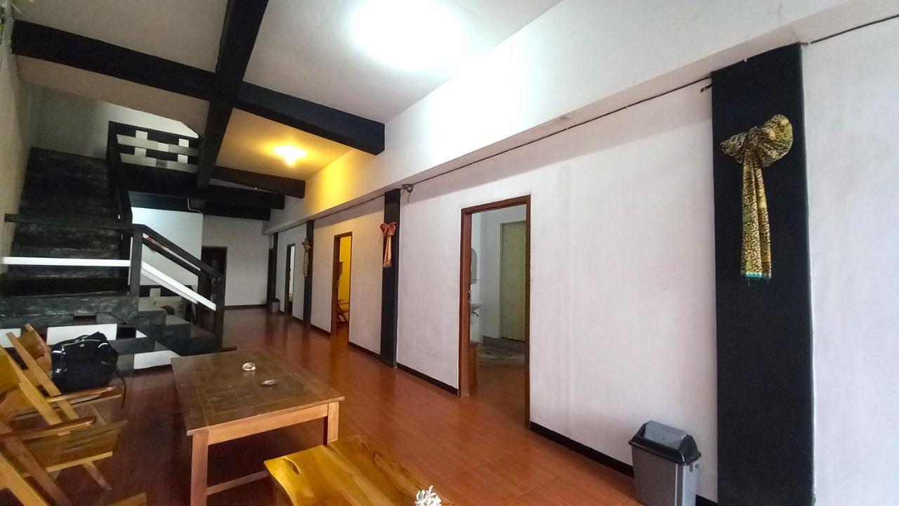 Dc Hotel & Hostel Labuan Bajo Dış mekan fotoğraf