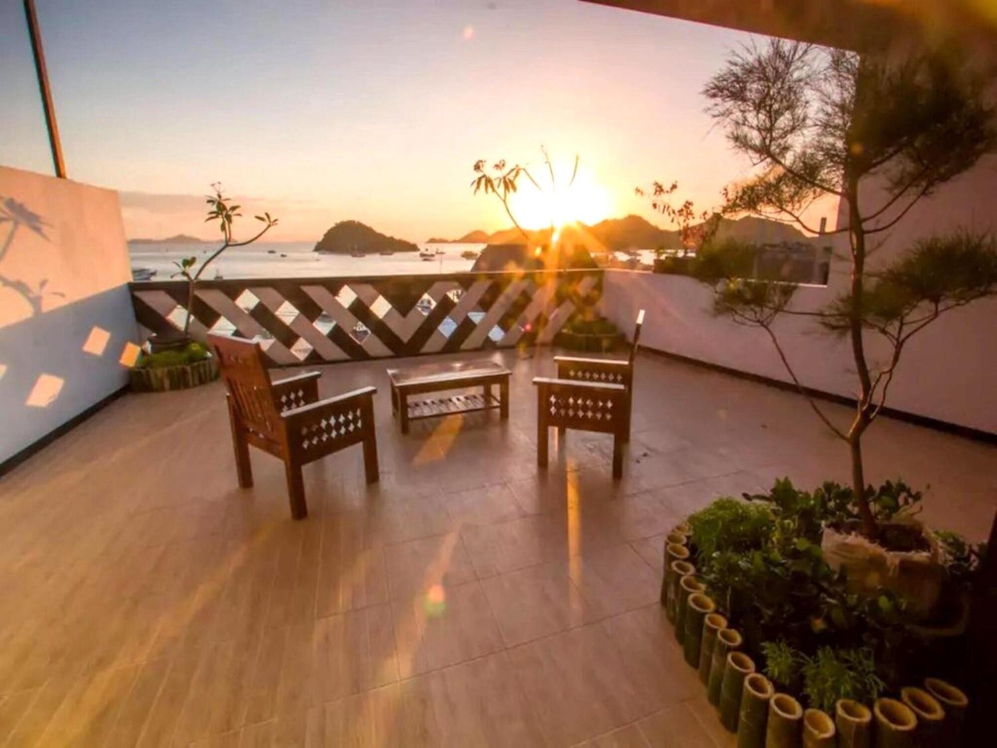 Dc Hotel & Hostel Labuan Bajo Dış mekan fotoğraf