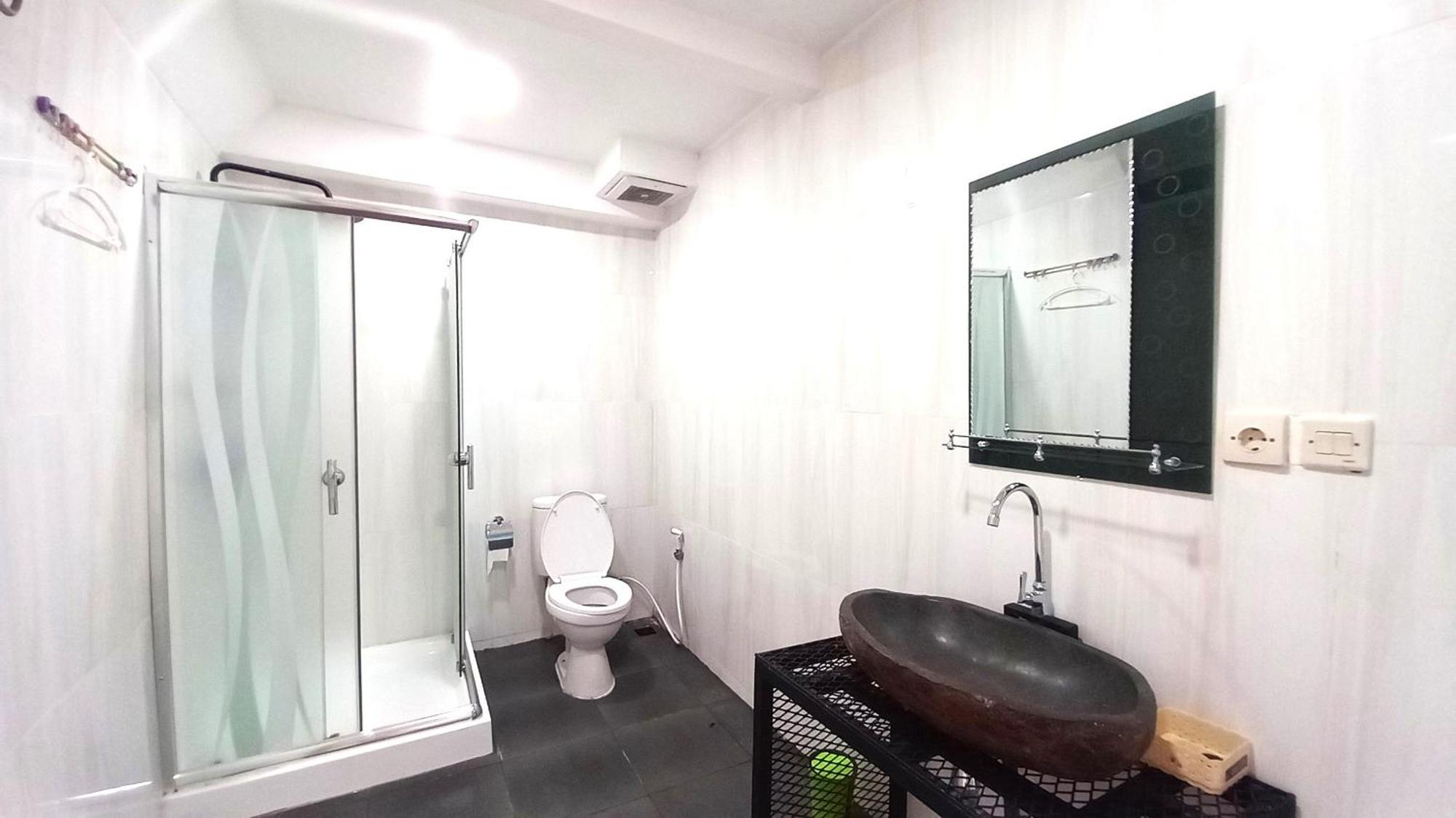 Dc Hotel & Hostel Labuan Bajo Dış mekan fotoğraf