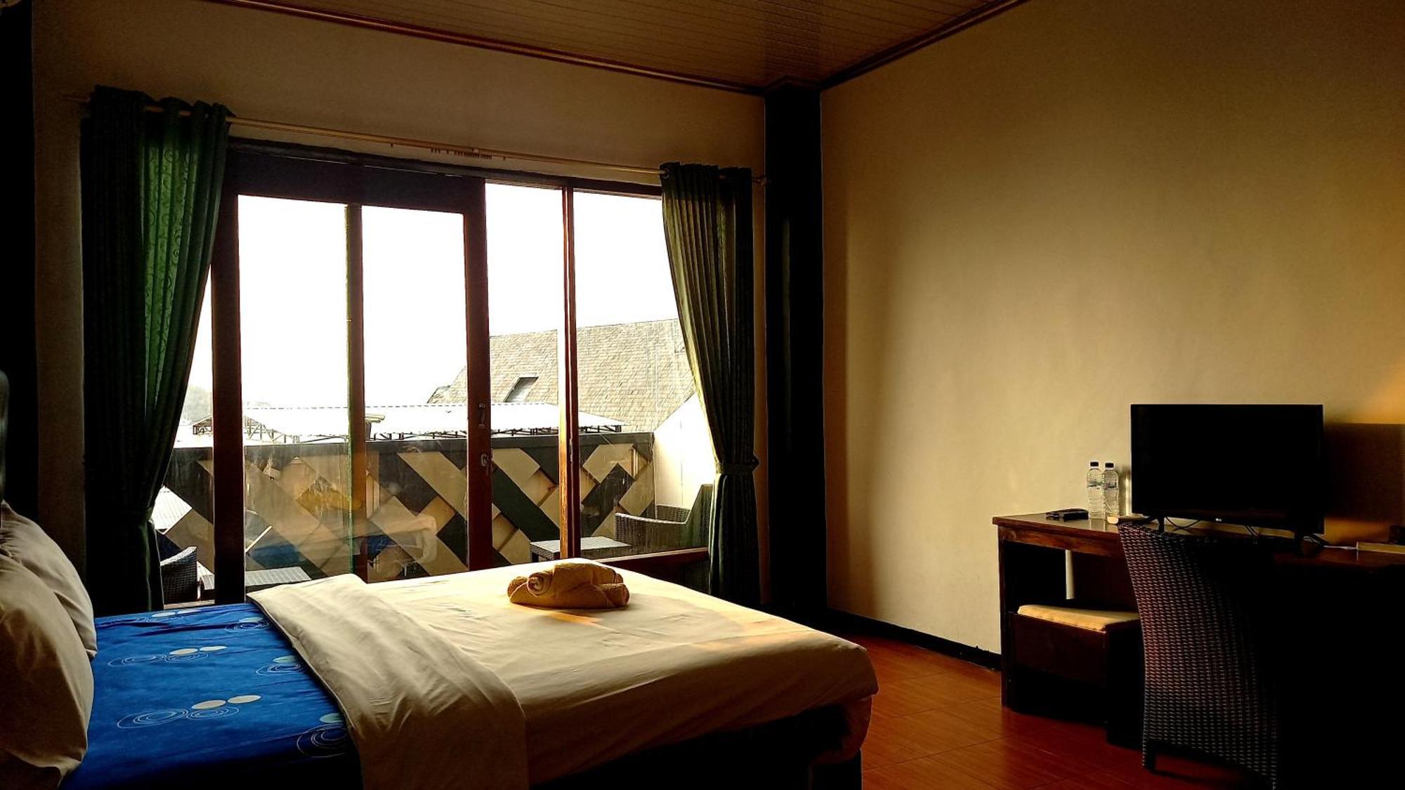 Dc Hotel & Hostel Labuan Bajo Dış mekan fotoğraf