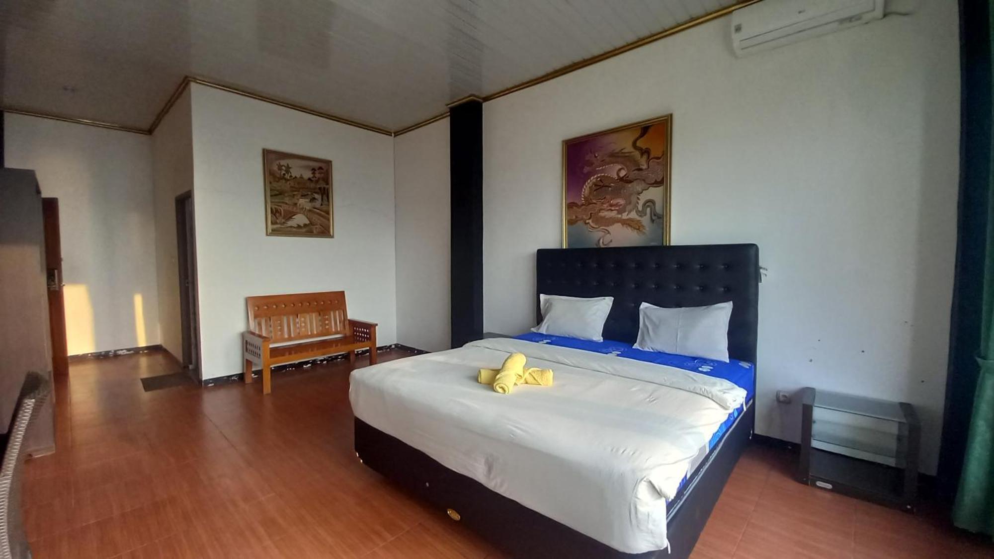 Dc Hotel & Hostel Labuan Bajo Dış mekan fotoğraf